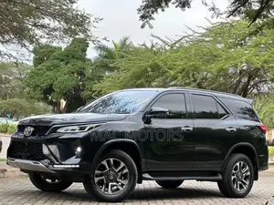 Toyota Fortuner 2.8 D AWD 2023 Black