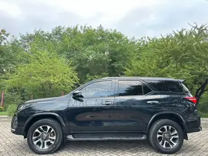 Toyota Fortuner 2.8 D AWD 2023 Black