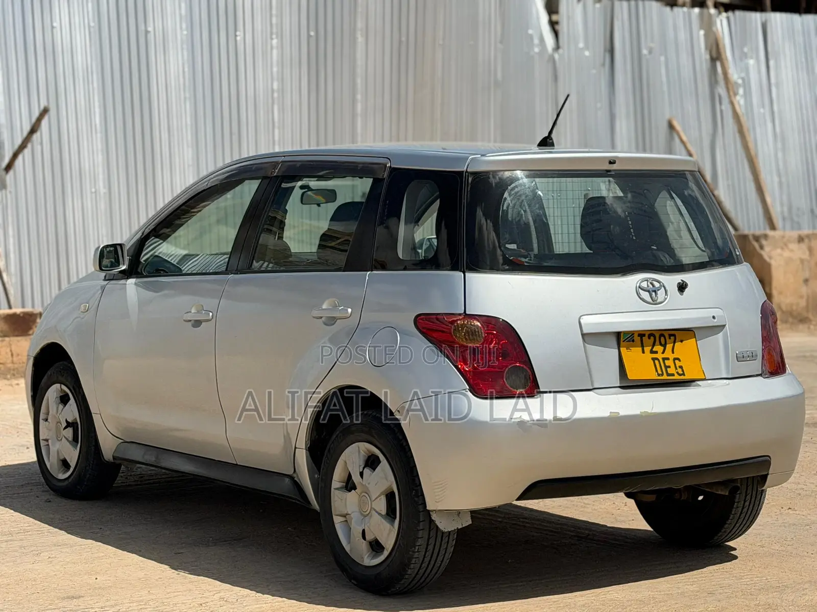 Toyota IST 2004 Silver