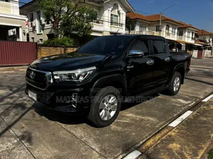 Toyota Hilux 2017 Matt Black