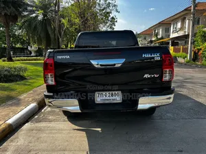 Toyota Hilux 2017 Matt Black