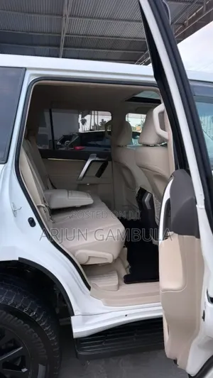Toyota Land Cruiser 2019 White