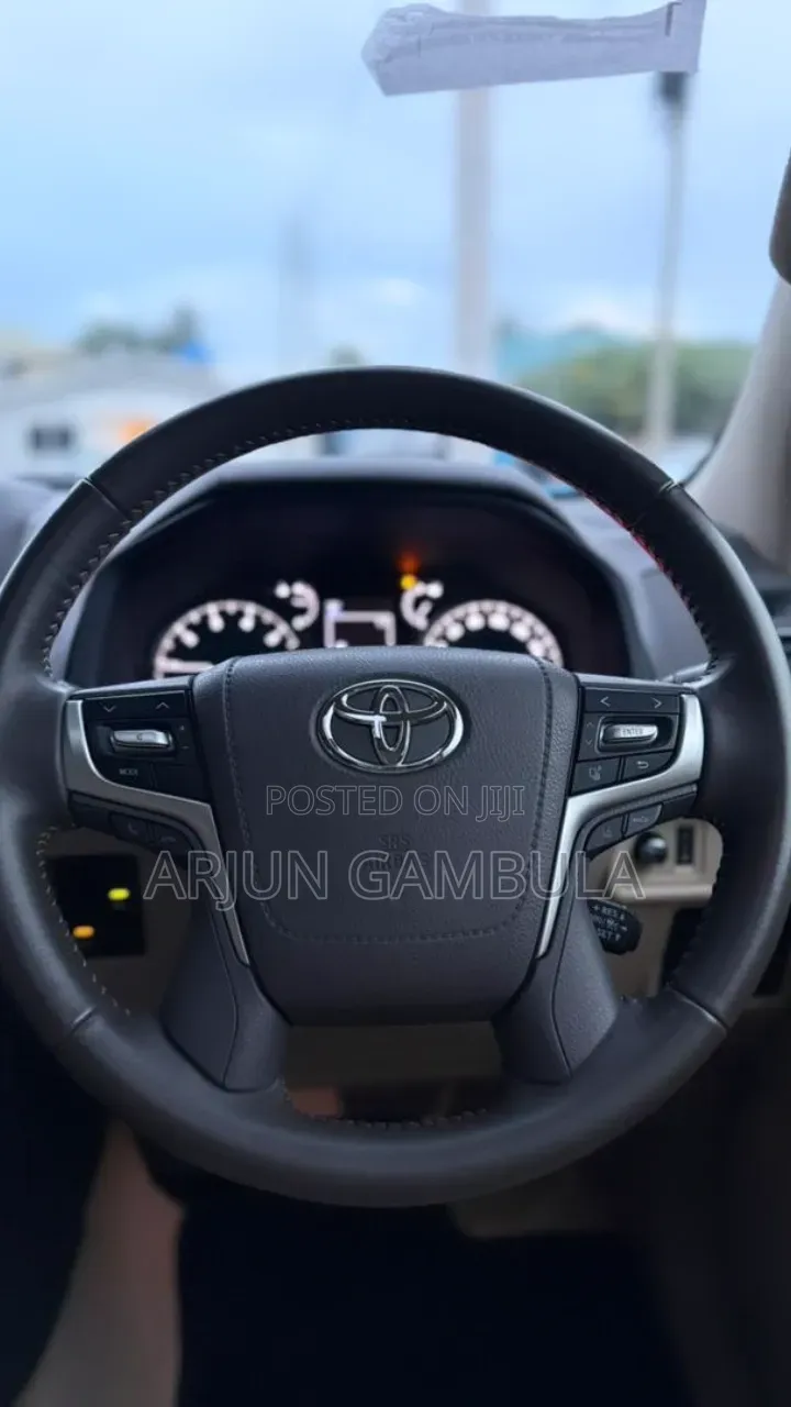 Toyota Land Cruiser 2019 White