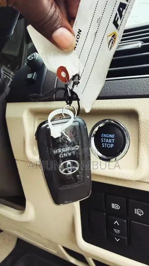 Toyota Land Cruiser 2019 White