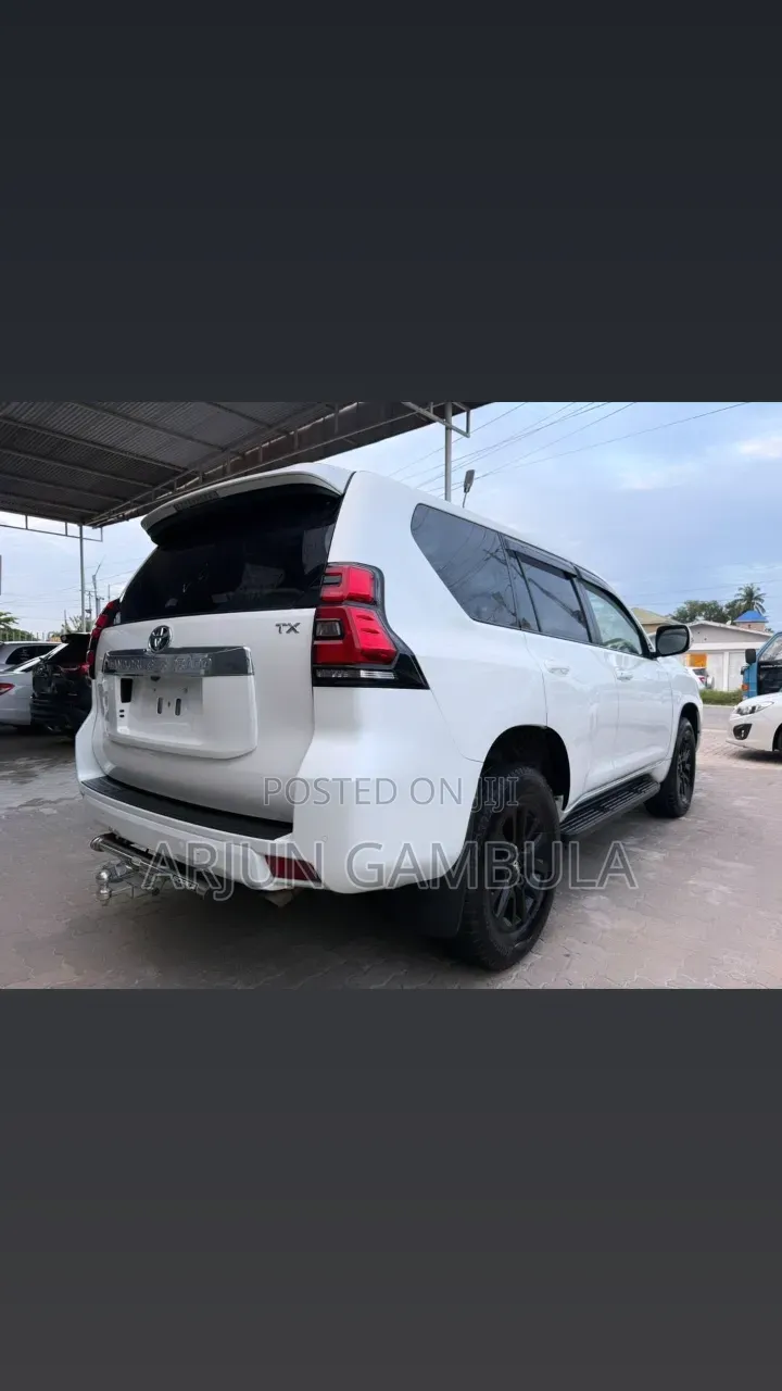 Toyota Land Cruiser 2019 White