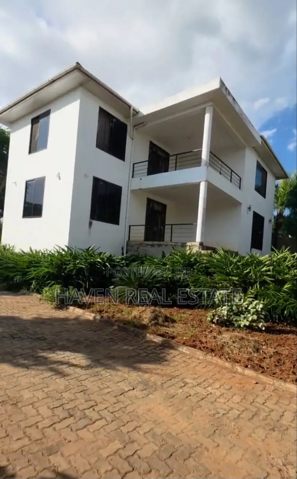 4bdrm House in Goba for sale