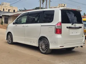 Toyota Noah 2008 White