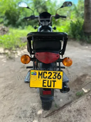 Bajaj Boxer 125 2025 Beige