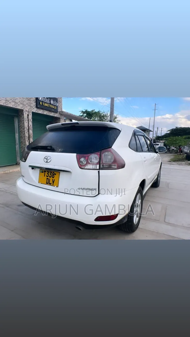 Toyota Harrier 2005 White