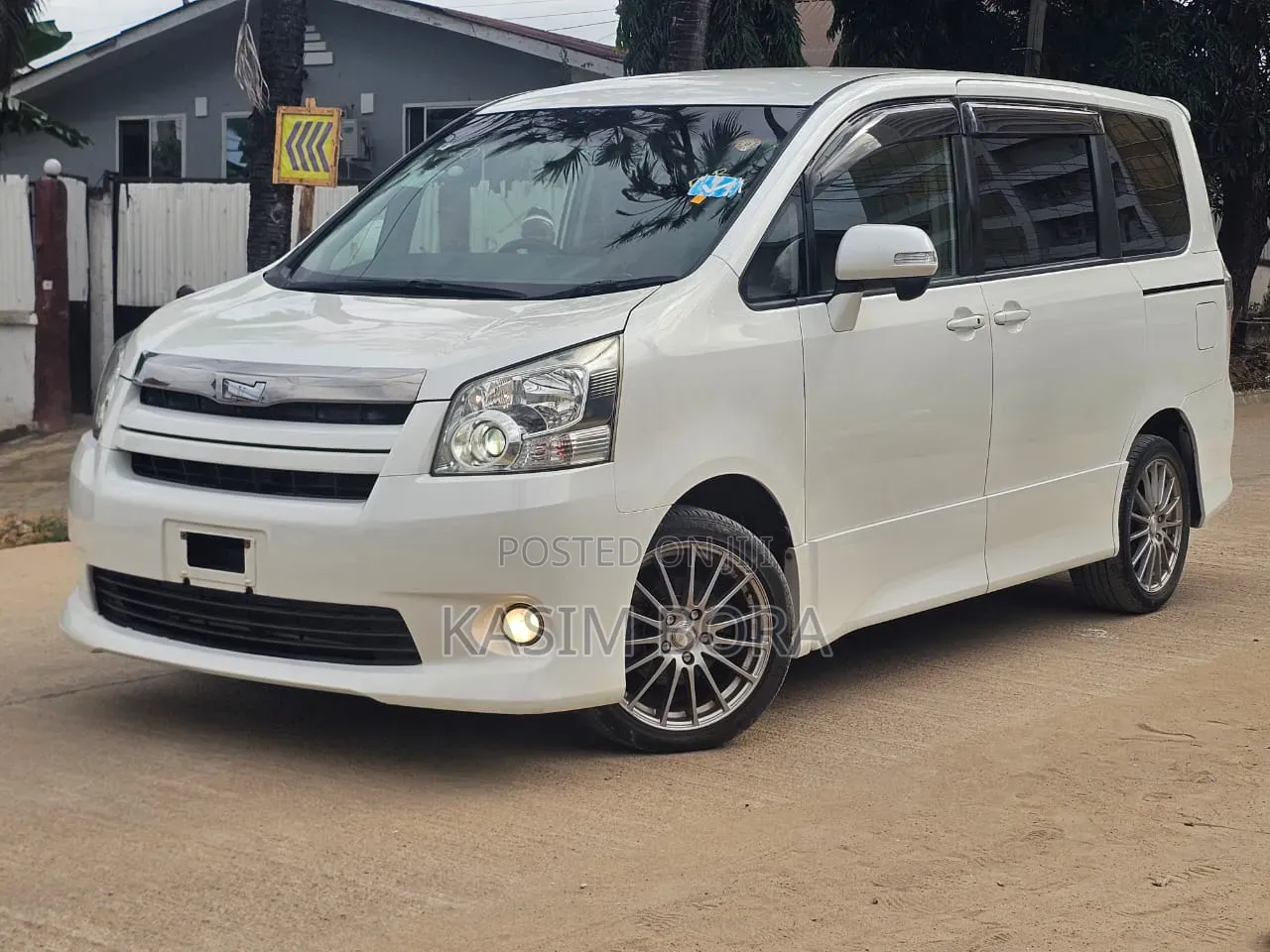 Toyota Noah 2008 White