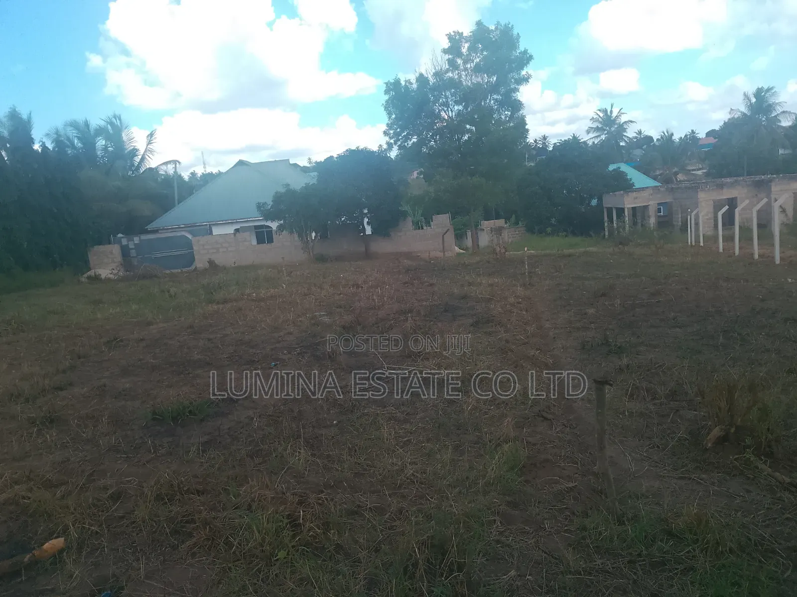 7bdrm Apartment in Lumina, Kinondoni for sale