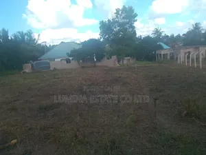 7bdrm Apartment in Lumina, Kinondoni for sale