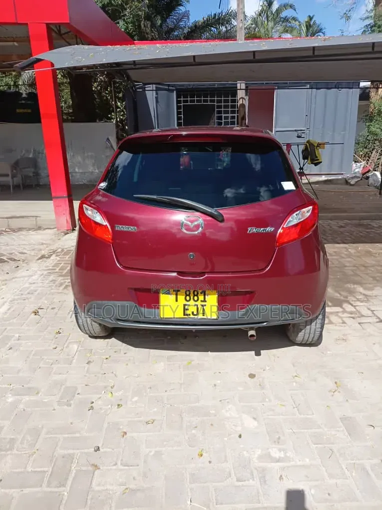 Mazda Demio 2012 Maroon