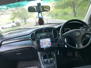 Toyota Kluger 2006 Silver