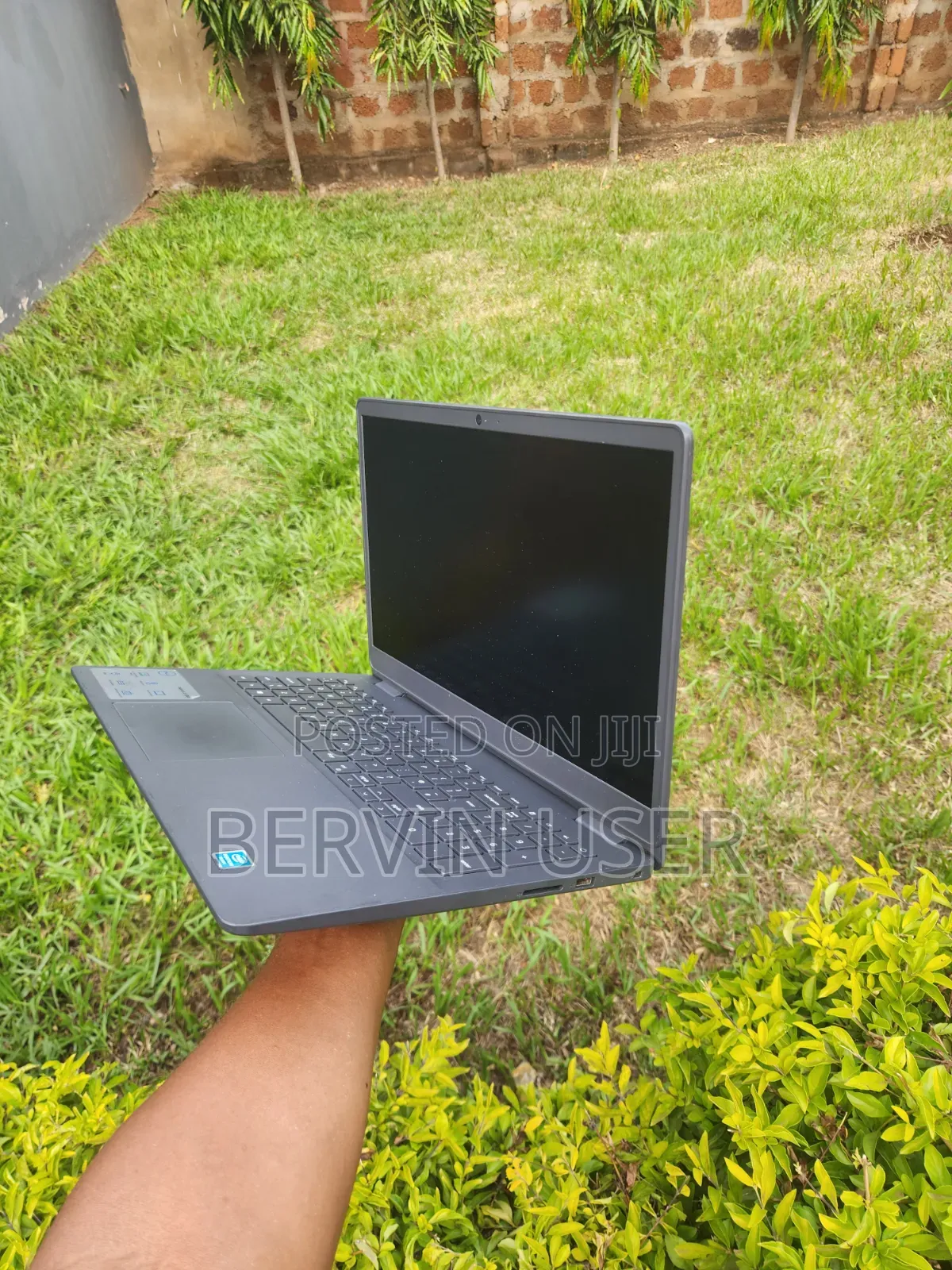Laptop Dell Inspiron 15 3000 8GB Intel Pentium HDD+SSD 700GB