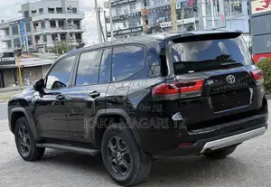 Toyota Land Cruiser 2023 Black