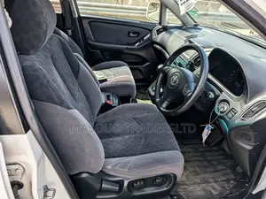 Toyota Kluger 2006 White