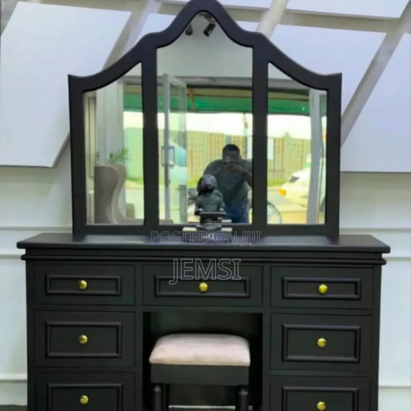 Dressing Table Ya Kisasa Rangi Nyeusi
