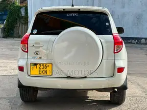 Toyota RAV4 2009 White