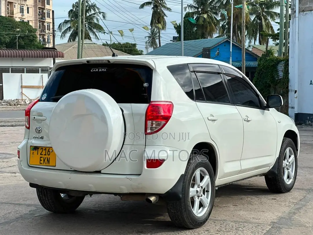 Toyota RAV4 2009 White