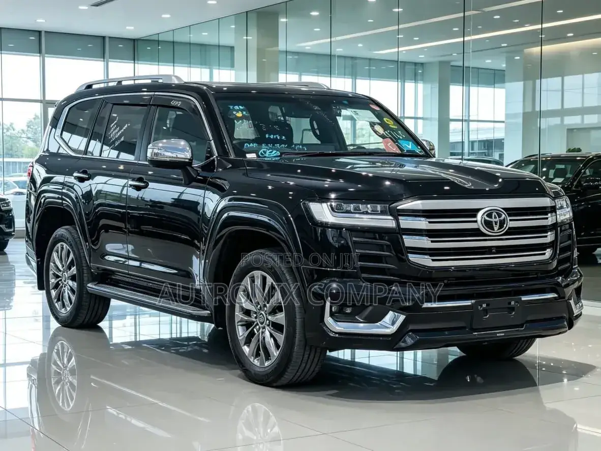 Toyota Land Cruiser LC300 2023 Black