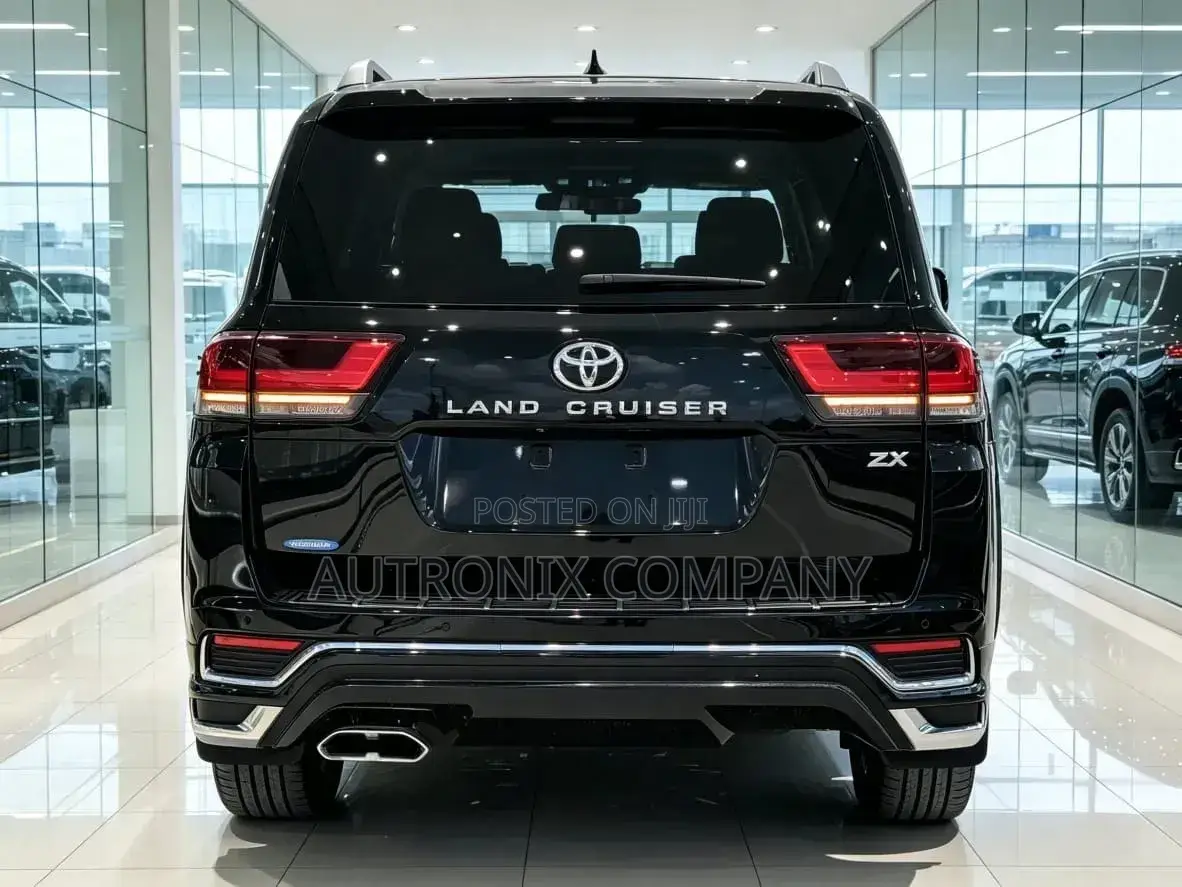 Toyota Land Cruiser LC300 2023 Black