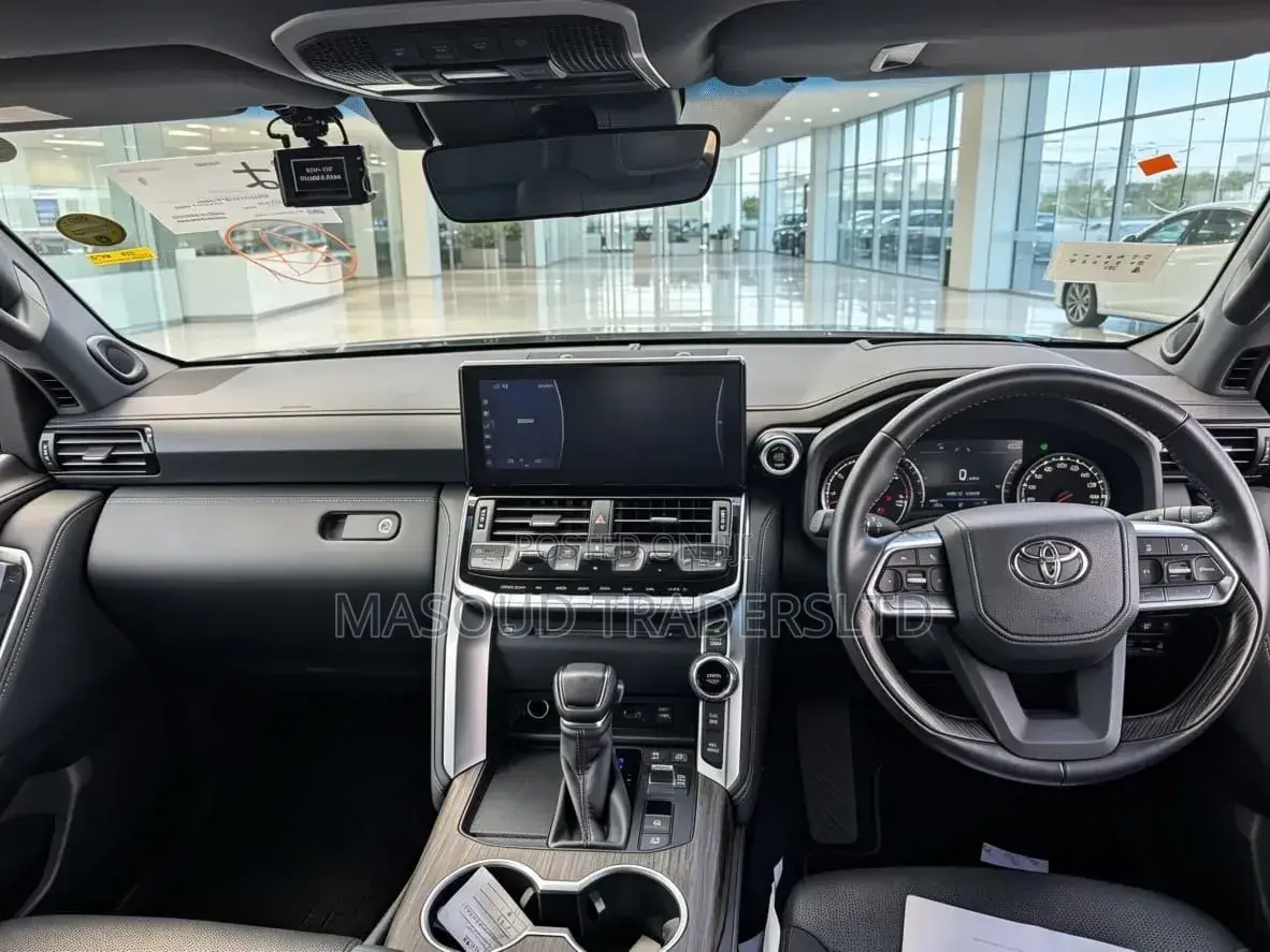Toyota Land Cruiser LC300 2023 Black