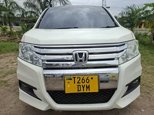 Honda Stepwgn 2011 White