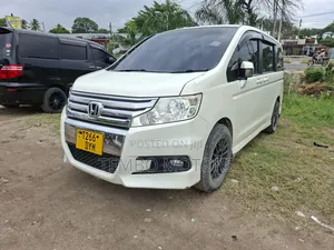 Honda Stepwgn 2011 White