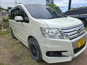 Honda Stepwgn 2011 White
