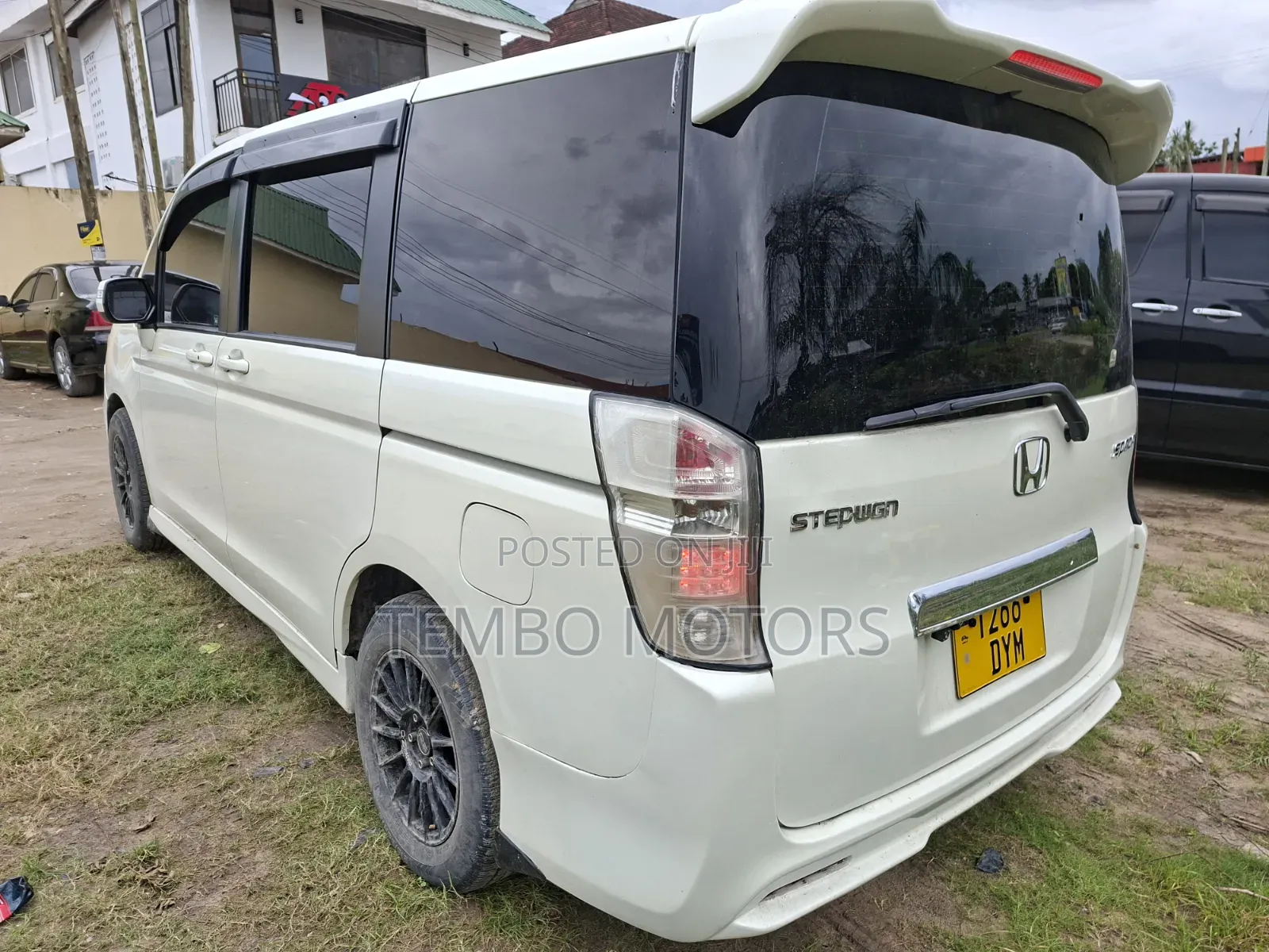 Honda Stepwgn 2011 White