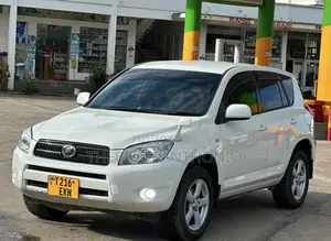 Toyota RAV4 2009 White