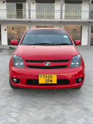 Toyota IST 2005 Red