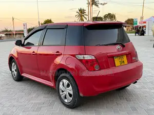 Toyota IST 2005 Red