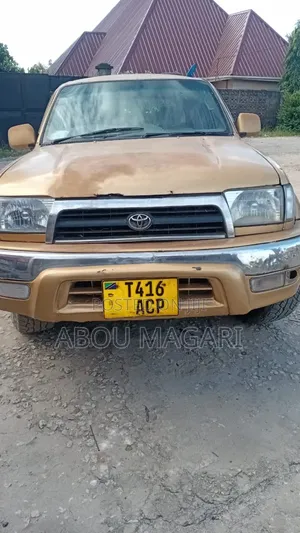 Toyota Hilux Surf 2.7 SSR 1999 Gold
