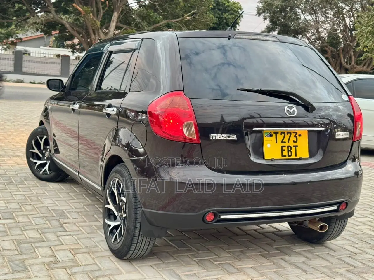 Mazda Verisa 2011 Black