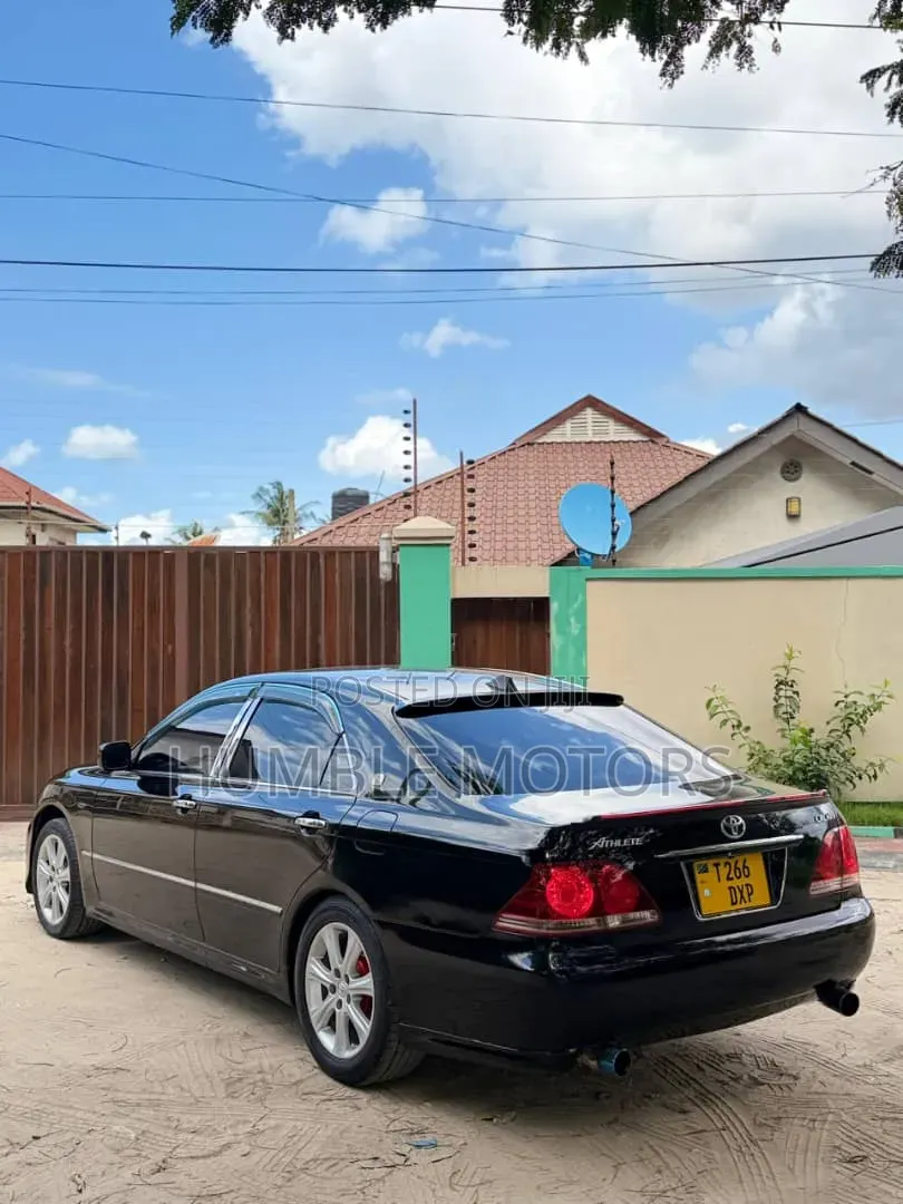 Toyota Crown 2006 Black