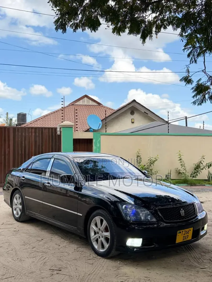 Toyota Crown 2006 Black