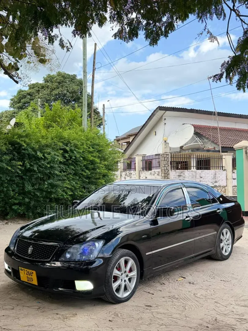 Toyota Crown 2006 Black