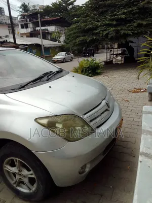 Toyota IST 2003 Silver