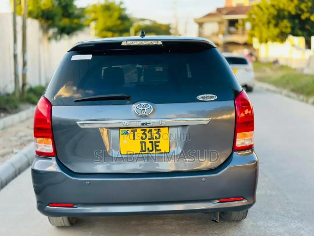 Toyota Wish 2005 Gray