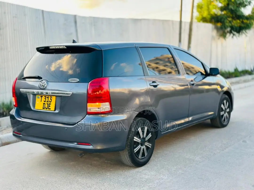 Toyota Wish 2005 Gray