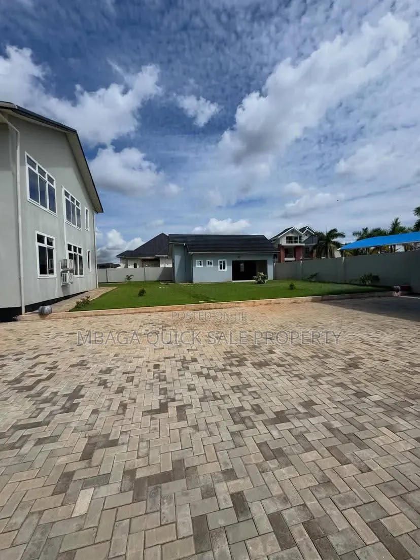 4bdrm House in Ununio Beach, Bunju for rent