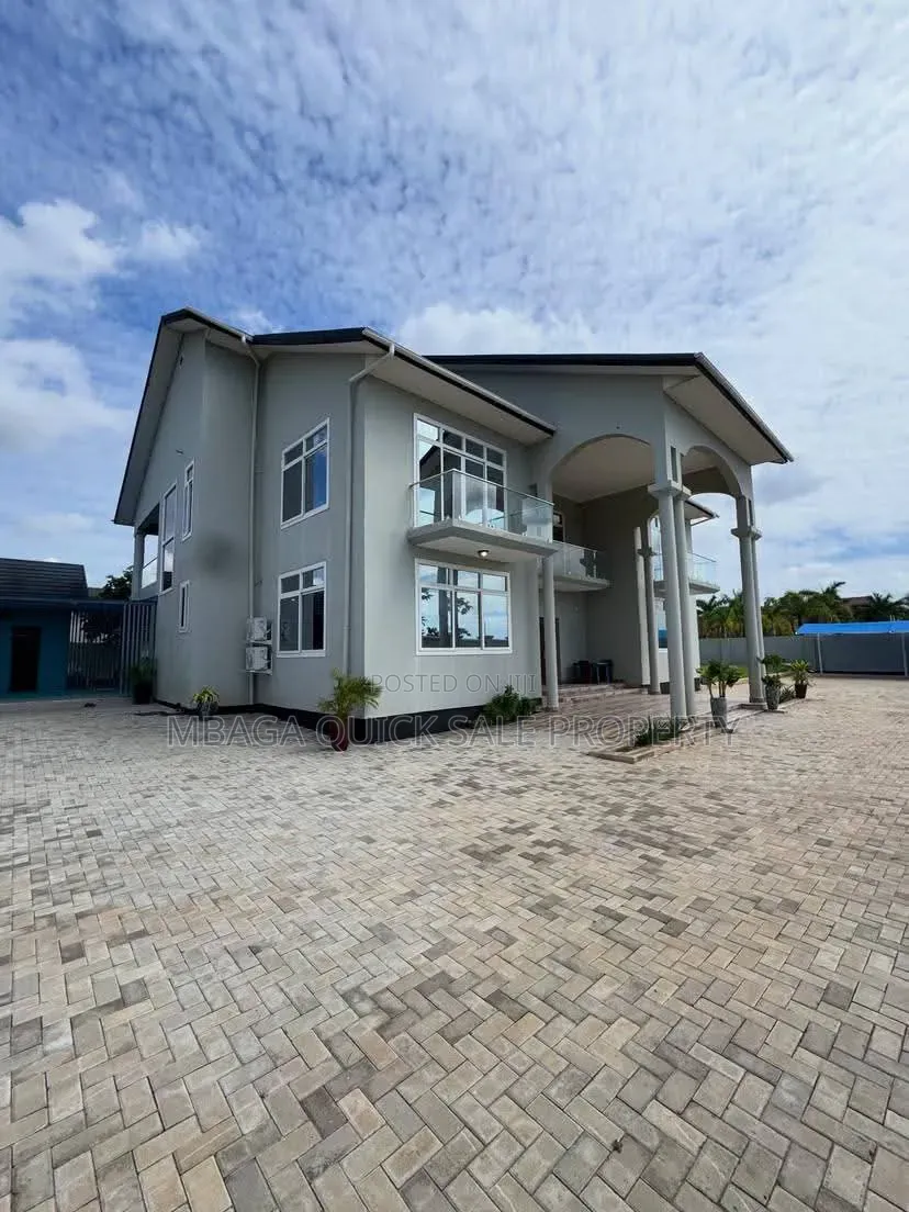 4bdrm House in Ununio Beach, Bunju for rent