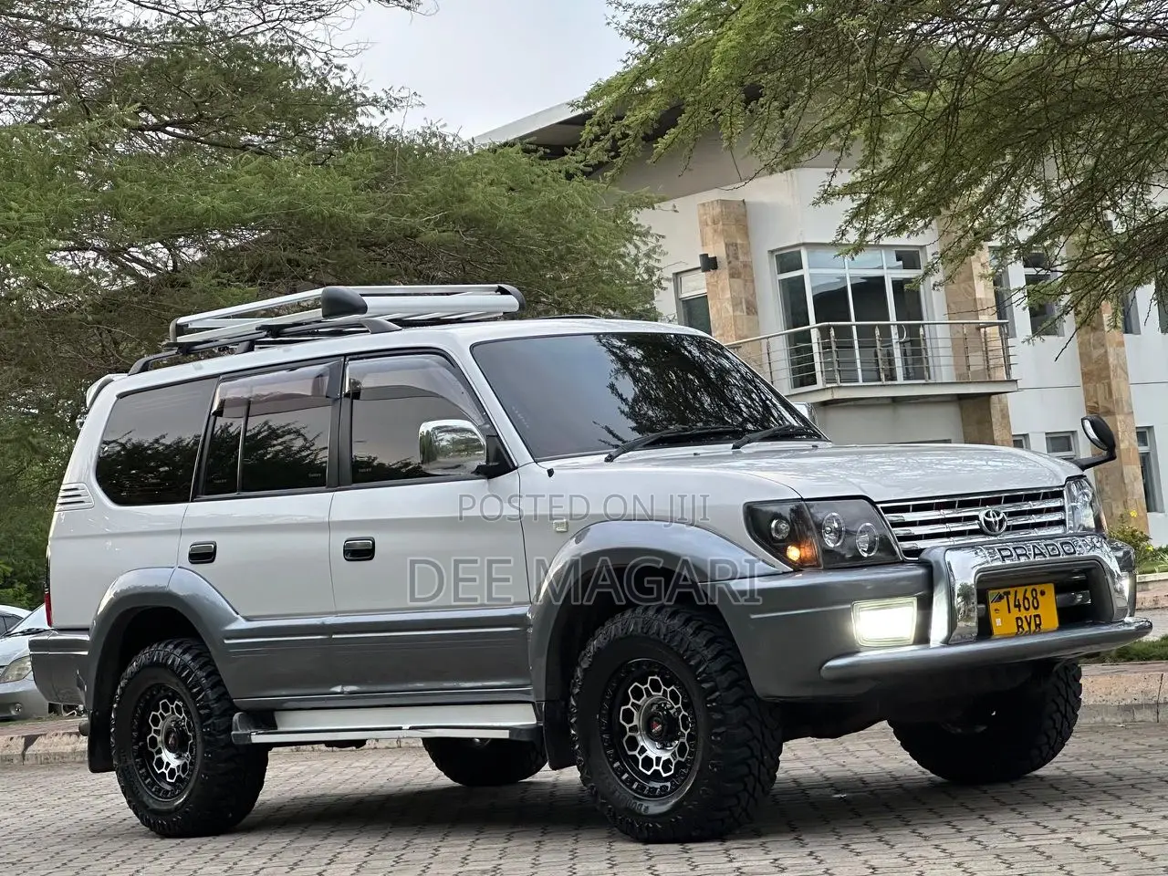 Toyota Land Cruiser Prado 2002 White