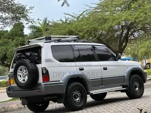 Toyota Land Cruiser Prado 2002 White