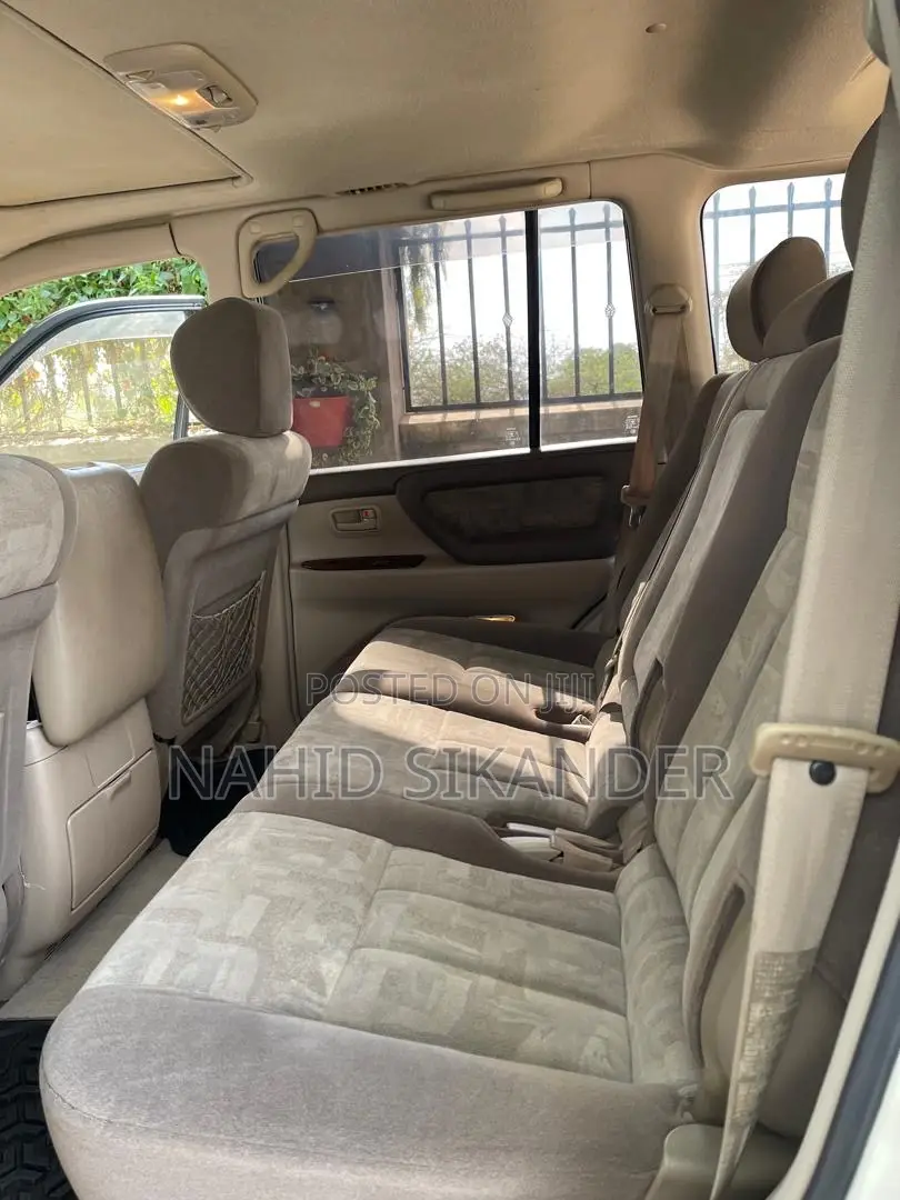 Toyota Land Cruiser HDJ 100 2002 White