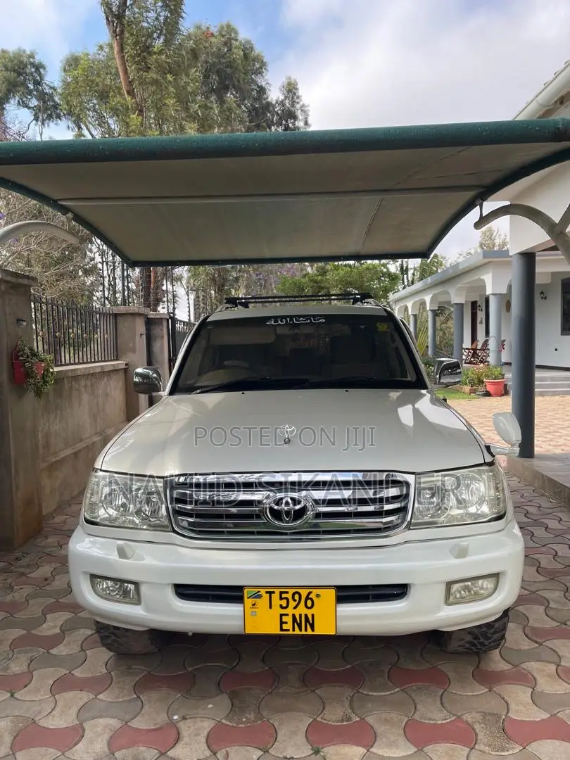 Toyota Land Cruiser HDJ 100 2002 White