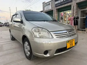 Toyota Raum 2004 Gold