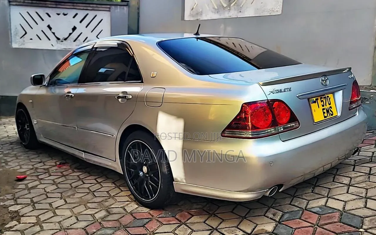 Toyota Crown 2006 Silver